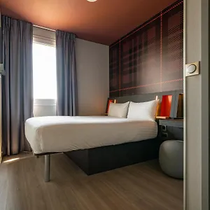 Easyhotel Paris Charles De Gaulle Villepinte 2*, Tremblay-en-France Francia
