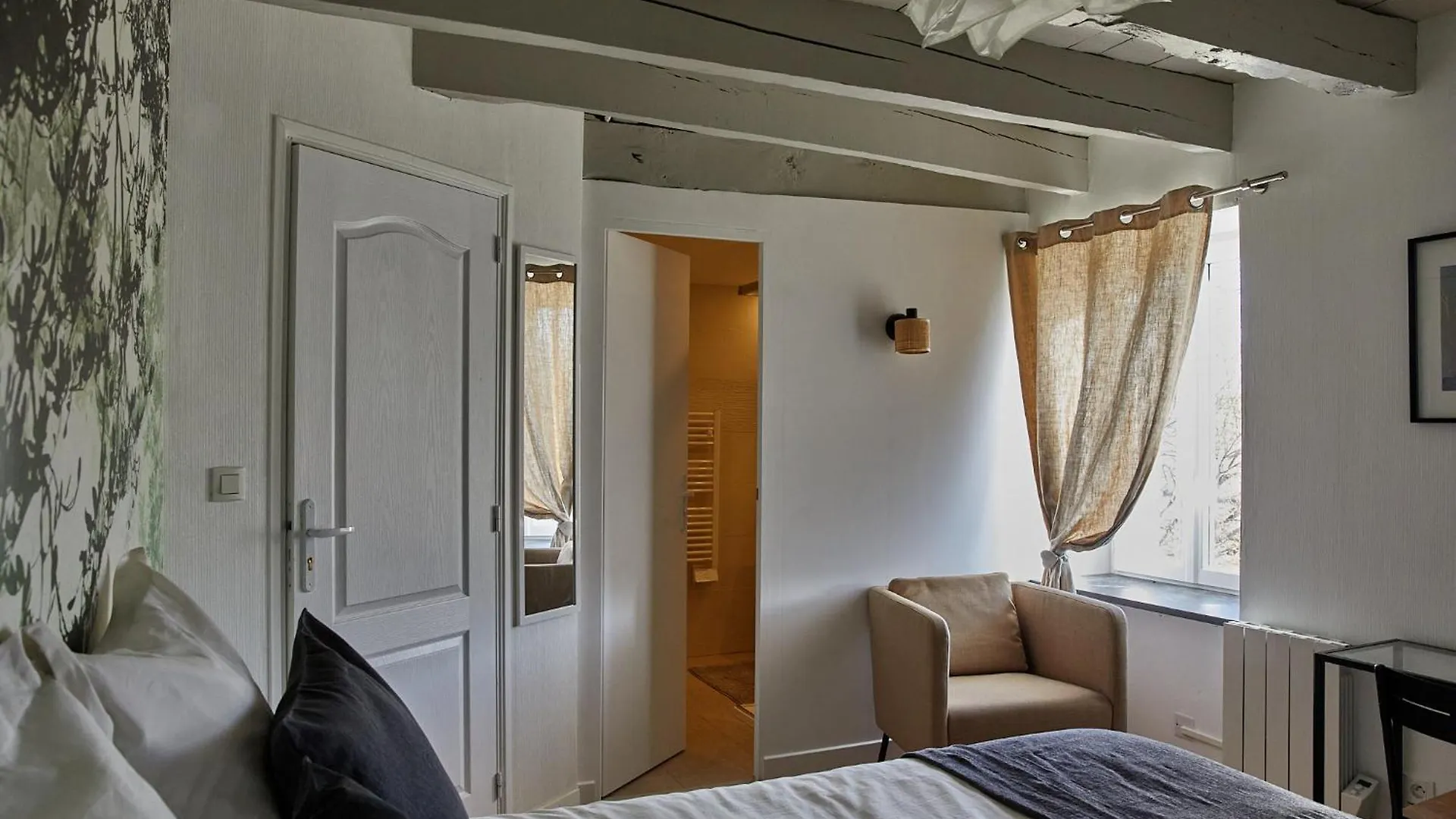 La Breizhidence Bed & Breakfast Combourg 0*,  France